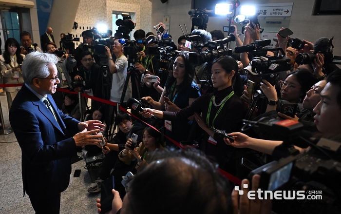 젠슨 황 “中 AI 성장 막을 수 없어…美·中 기술 교류는 상호 이익”