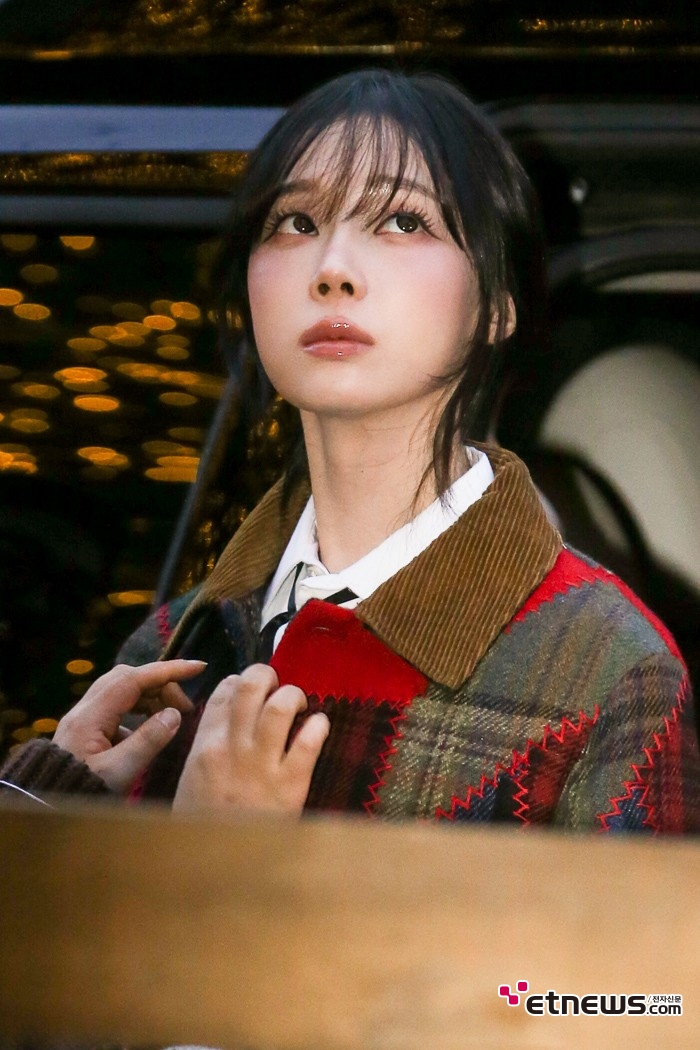 [ET포토] 에스파 윈터, '아련한 시선으로 하늘을'