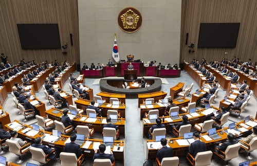 김민석 국무총리가 지난 8월 국회에서 열린 예산결산특별위원회 전체 회의에 출석해 인사말을 하고 있다. [자료:연합뉴스]