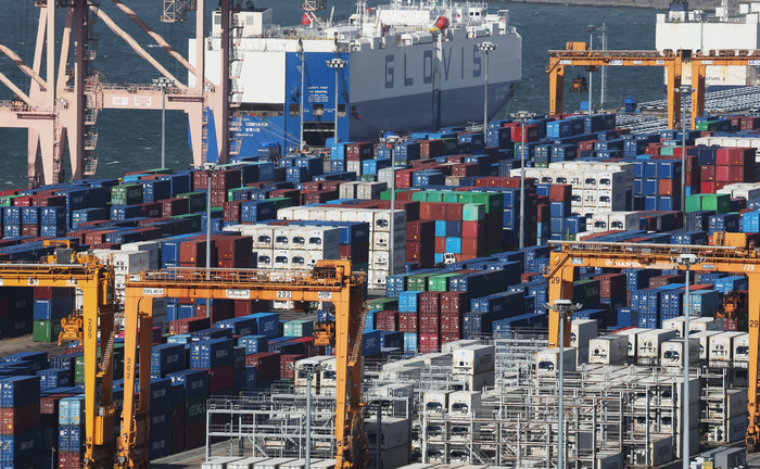 '반도체 효과' 3분기 수출 역대 최대…상위 10개 기업 40% 차지