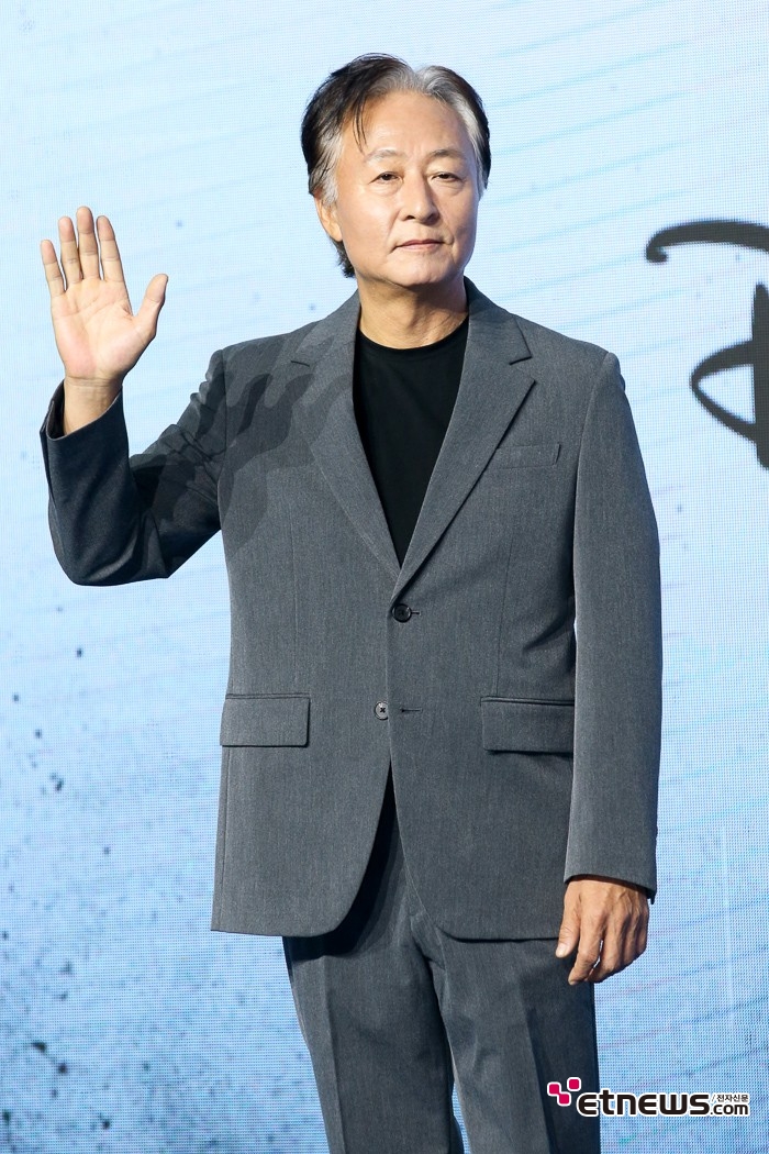 [ET포토] 김종수, '누군가를 구하는 의인'