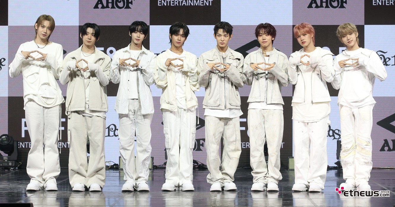 [ET포토] 아홉, ;급이 다른 괴물 신인'