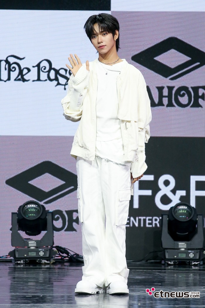 [ET포토] 아홉 제이엘, '사슴과 미남'