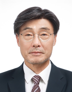 금탑산업훈장을 수상한 지맥스의 정성우 대표.