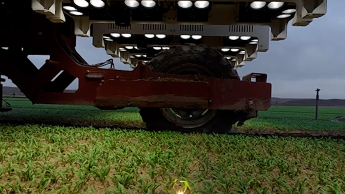 레이저가 잡초만 정밀 제거…엔비디아 탑재한 'AI 농업로봇' 등장