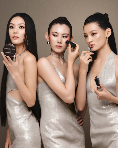 헤라, 2025 홀리데이 컬렉션 출시…올 댓 글램 콘셉트