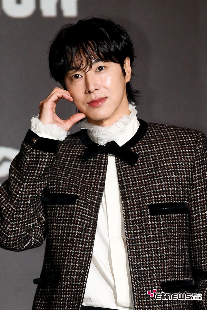 [ET포토] 유노윤호, '30대를 마무리하는 첫 정규 앨범'