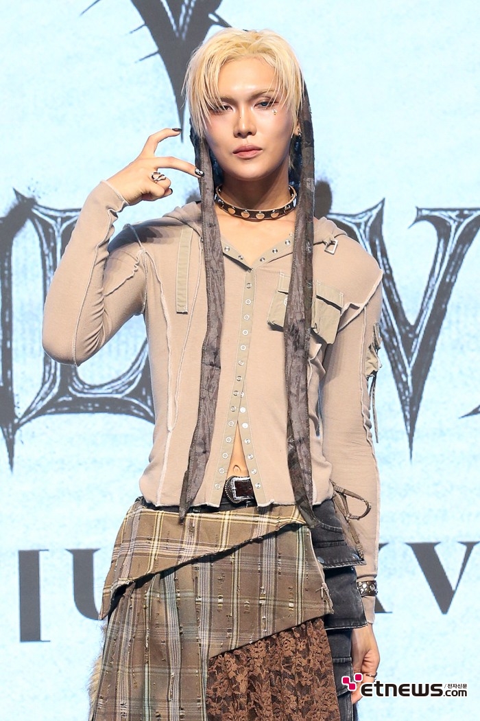 [ET포토] 엑스러브 현, 몽환적인 분위기로'