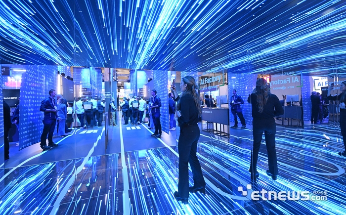 [포토] 포토 핫스팟 된 델의 AI 팩토리