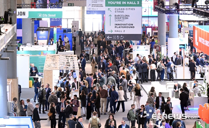 [포토] 관람객들로 북적이는 SCEWC 2025