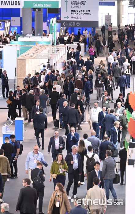 [포토] 관람객들로 북적이는 SCEWC 2025