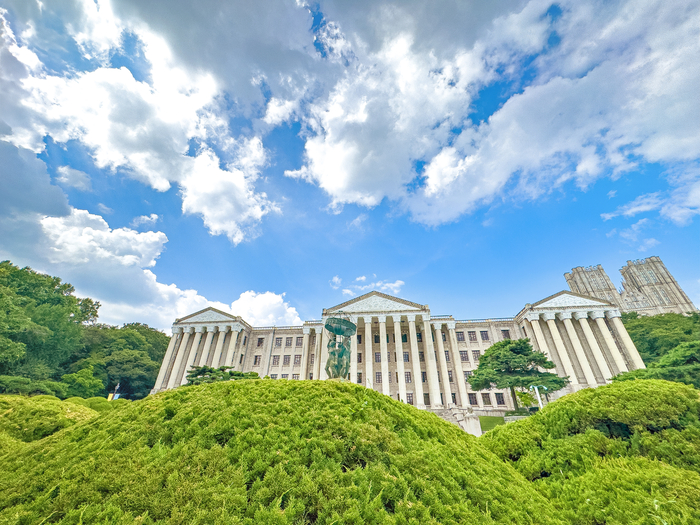 경희대는 세계적 고등교육 평가 기관인 QS(Quacquarelli Symonds)가 발표한 '2026 QS 아시아대학평가(QS Asia University Ranking)'에서 아시아 39위·국내 사립대학 5위를 기록했다고 6일 밝혔다.