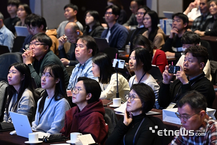 [포토] 강연 경청하는 청중들