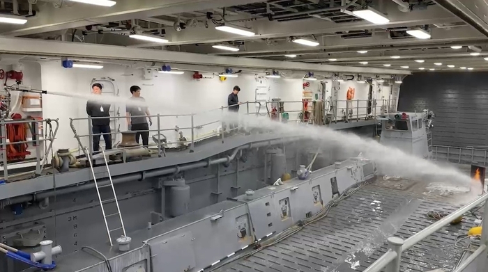 함정 유류화재 초동 진압용 소화체계 실선 시험 모습