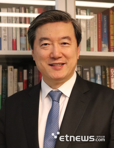 [제1회 대한민국 인공지능 혁신대상] 심사평-주영섭 대한민국 인공지능 혁신대상 심사위원장