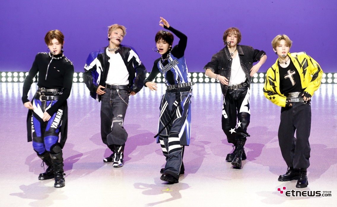 [ET포토] 엠빅, '힘 다해서~'