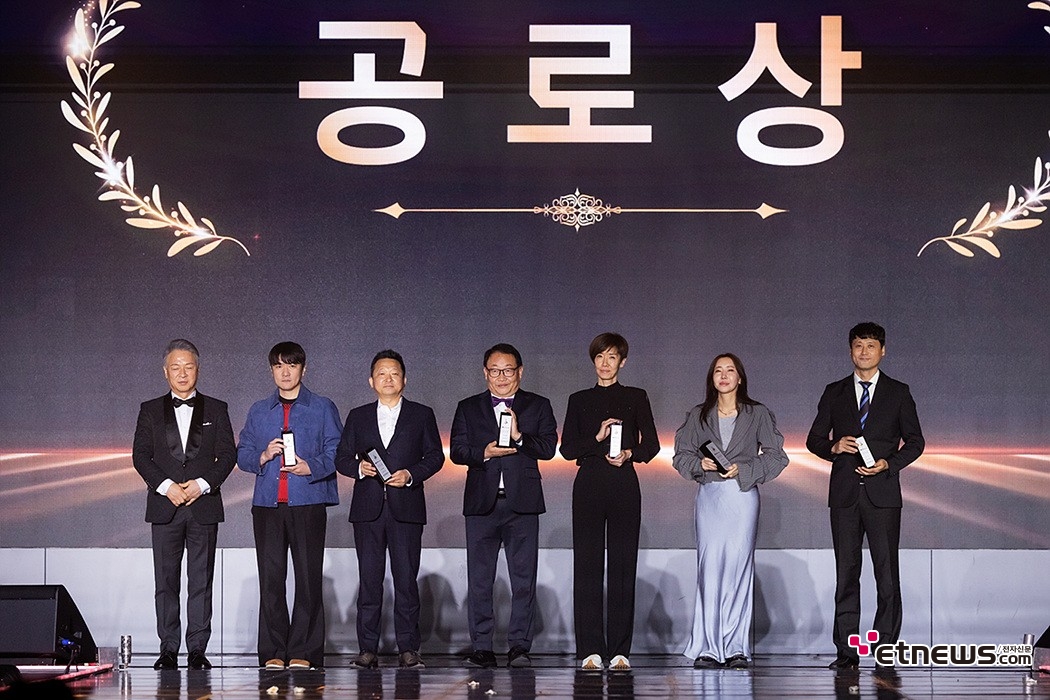 [ET포토] 김홍민·이창용·고대화·장혜원·이상희·강신 '20주년 아시아모델페스티벌 공로상 수상'