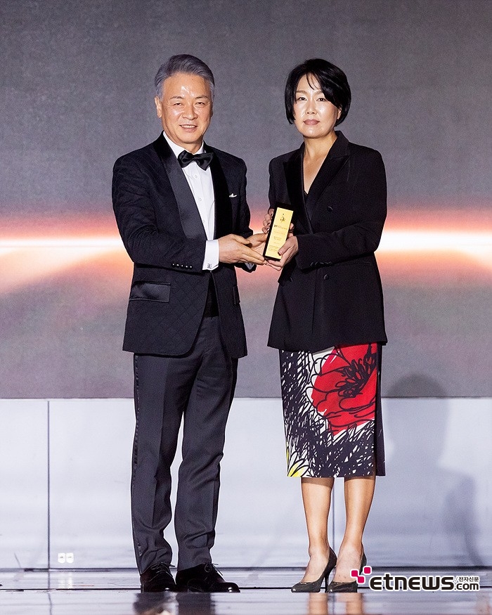 [ET포토] 예랑프로덕션 이현주 대표, '아시아모델페스티벌 아시아뷰티기업인상 수상'
