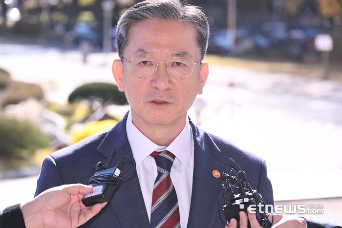 [포토] 대장동 '항소 포기' 관련 입장 밝히는 정성호 법무부 장관