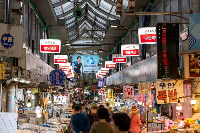 베네피아는 수유재래시장의 신선한 먹거리를 전국배송하는 서비스를 시작했다. 사진=수유재래시장, SK엠앤서비스