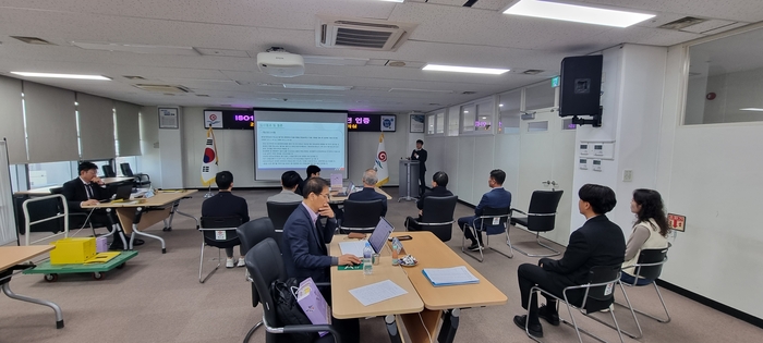 중소벤처기업인증원(KOSRE)은 10일과 11일 부안군청 대회의실에서 환경경영시스템(ISO 14001)과 안전보건경영시스템(ISO 45001) 인증을 위한 심사평가를 실시했다.