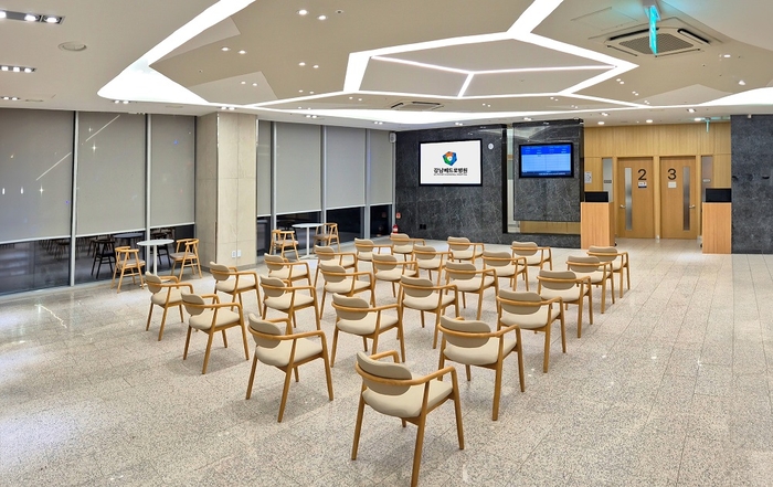 강남베드로병원이 신관 1층 진료 공관과 동선을 새롭게 구성했다.(사진=강남베드로병원)