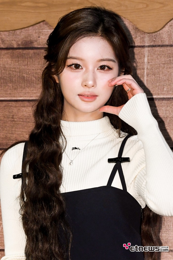 [ET포토] 엔믹스 설윤, '이렇게 바라보면'