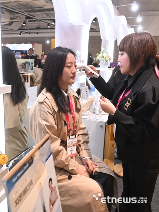 [포토] 미용기기 체험