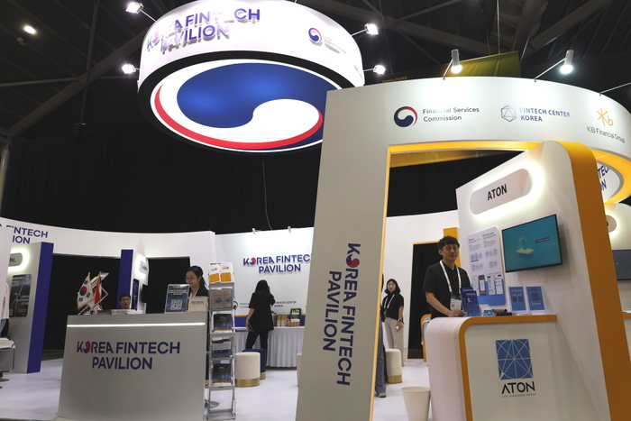 '2025 싱가포르 핀테크 페스티벌'에 마련된 아톤 부스.(아톤 제공)