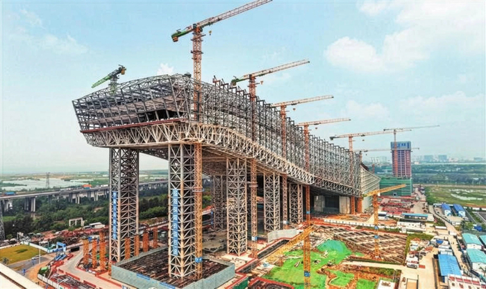 중국 선전에 있는 첸하이 스노 월드(Qianhai Snow World). 사진은 2024년 당시 공사 중이던 모습. / Liu Gang