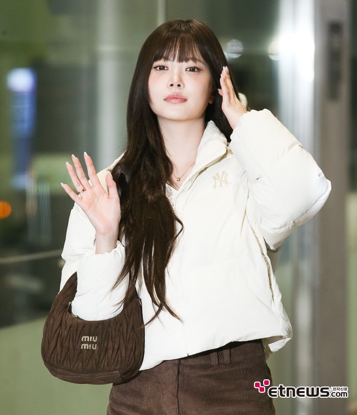 [ET포토] 르세라핀 홍은채, '도도한 머리넘김'