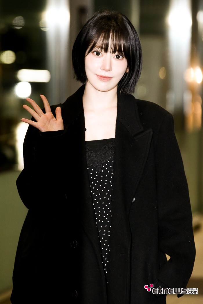 [ET포토] 르세라핌 사쿠라, '사슴 눈망울'