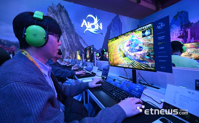 [포토] 엔씨소프트의 신작 '아이온' 체험하는 유저들