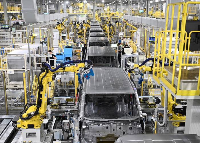 화성 이보 플랜트 이스트 차체 용접 생산라인 모습