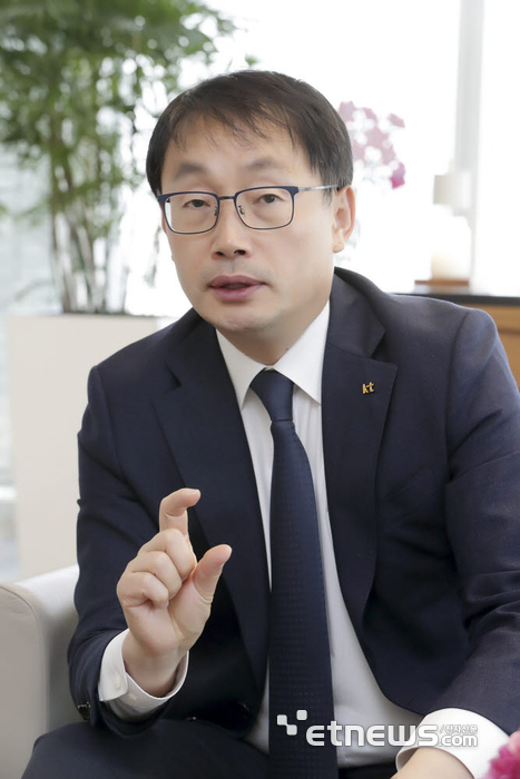 구현모 전 KT 대표 “KT CEO 도전 않겠다”…내부 후보 지지