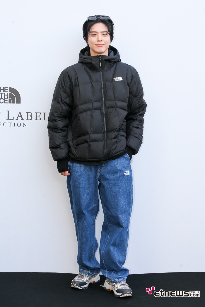 [ET포토] 박보검, '패딩에 청바지 그리고 선글래스'