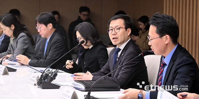 [포토] 모두발언 하는 여한구