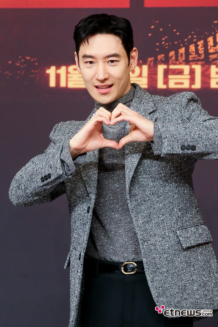 [ET포토] 이제훈, '모범택시는 러브'