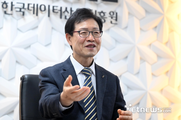 [데스크가 만났습니다]양재수 한국데이터산업진흥원장 “AI 3대 강국 실현, 데이터산업 육성·고품질 데이터 필수”