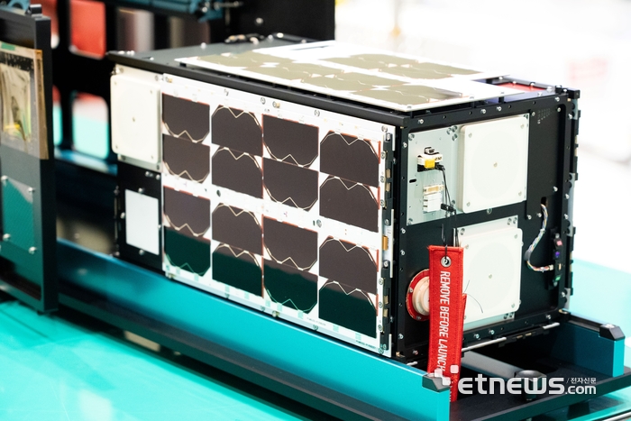 경기도가 20일 미국 캘리포니아 반덴버그 우주군기지에서 발사할 '경기기후위성 1호기' 모습.