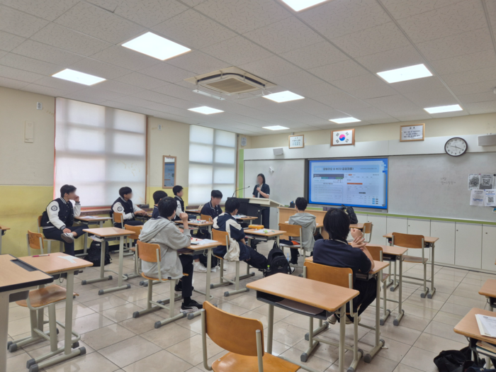 한양여자대학교는지난 9월 18일부터 25일까지 한양공업고등학교 재학생 대상 취업역량 강화를 위한 '입사지원서&면접 특강'을 운영했다.(사진=한양여대)