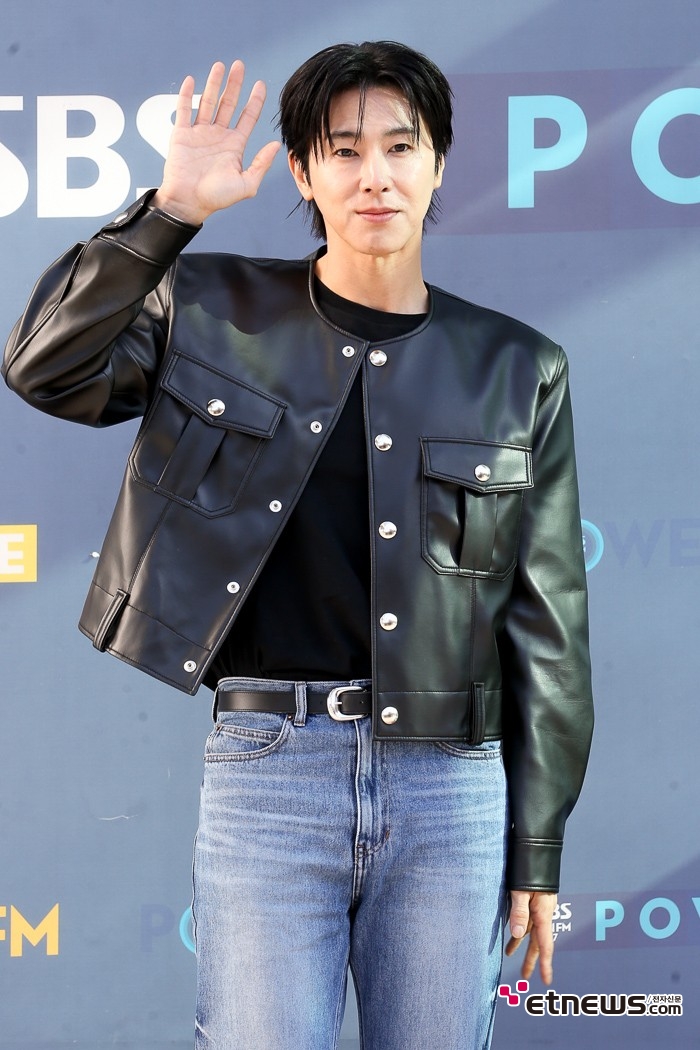 [ET포토] 동방신기 유노윤호, '반갑게 인사'