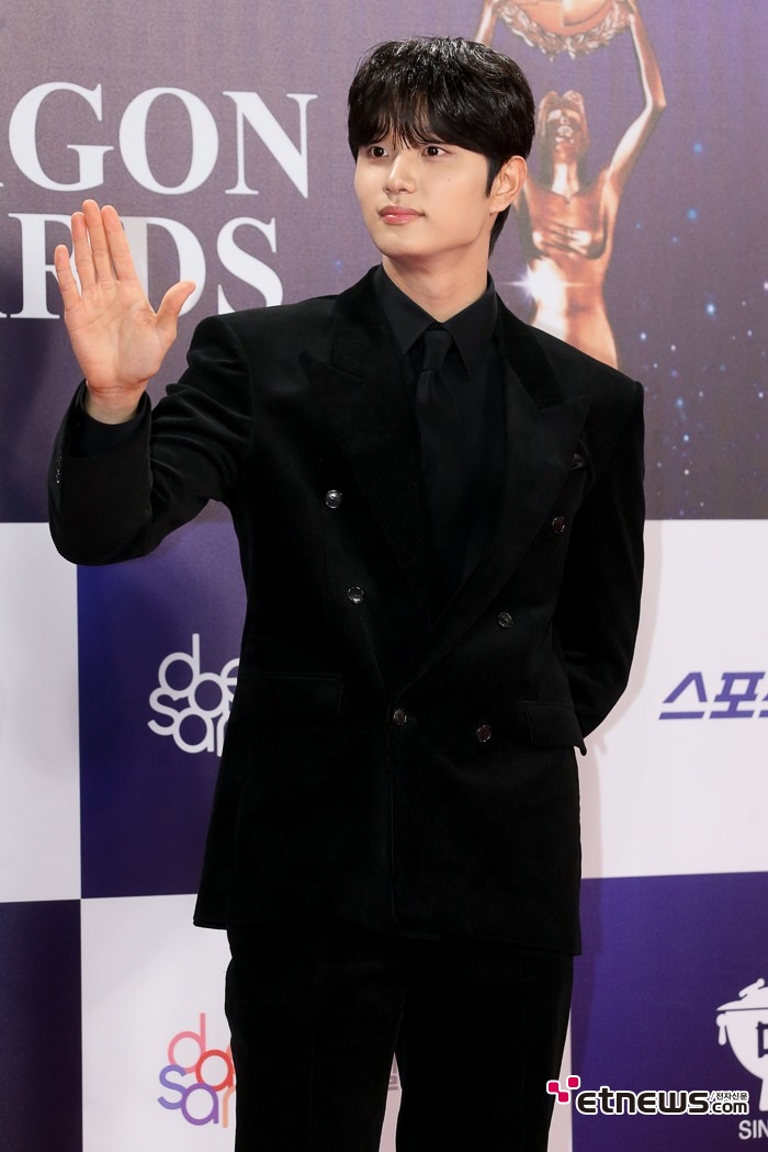 [ET포토] 김재원, '레드카펫을 즐기며'