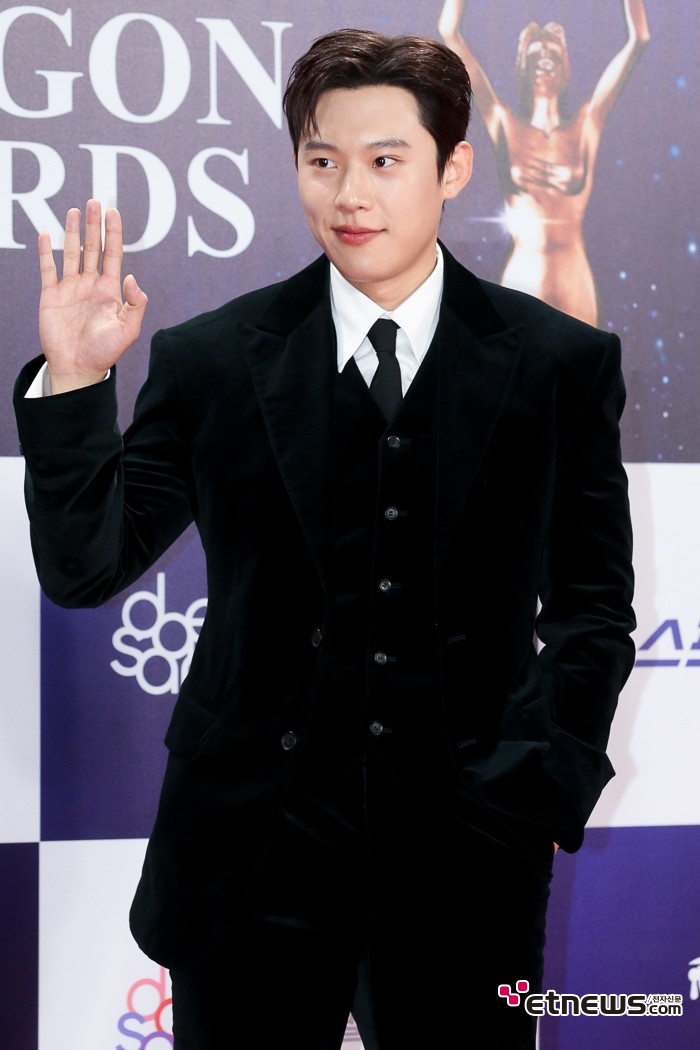 [ET포토] 김성철, '웃음으로 발산하는 카리스마'