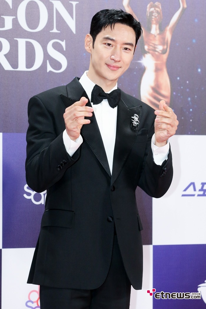 [ET포토] 이제훈, '매력 풀 발산'