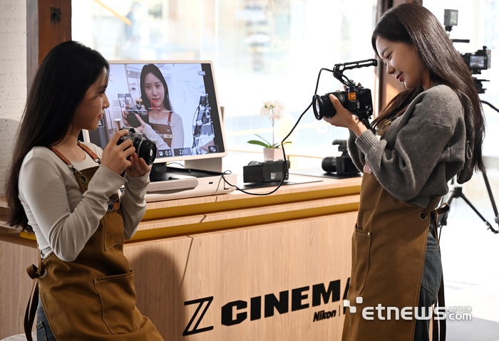 [포토] 니콘의 첫 시네마카메라 ZR 체험