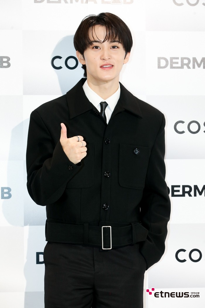 [ET포토] NCT 마크, '분위기 있게 엄지척'