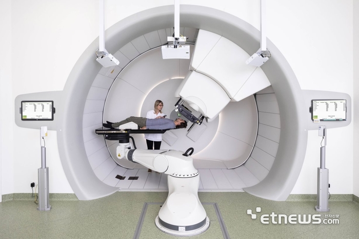 전 세계에서 가장 진보된 양성자 치료 시스템 'IBA Proteus Plus'