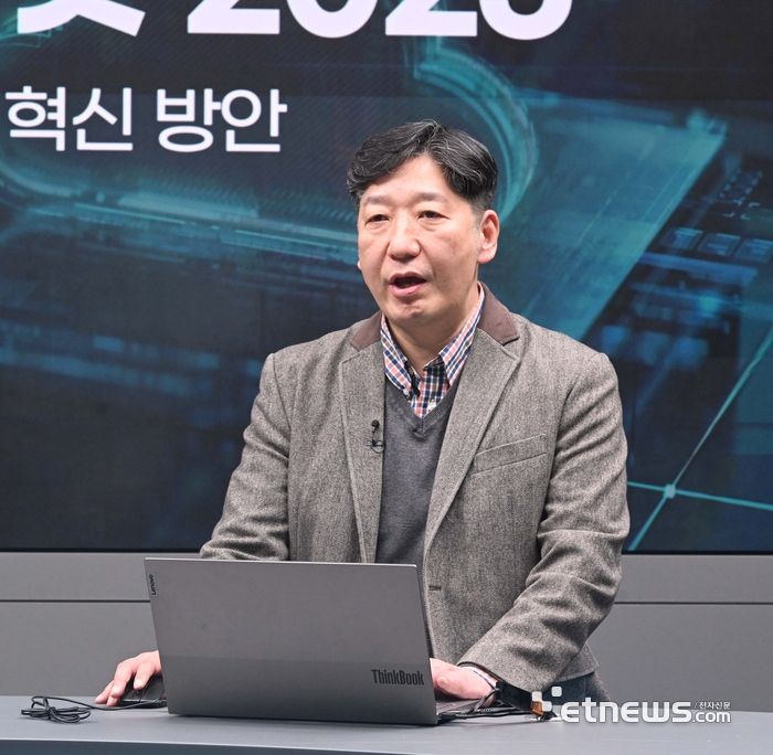 [K-클라우드 네이티브 서밋 2025]김용진 NHN클라우드 실장, “2026년 공공 클라우드 대전환…'N2SF·무중단'이 표준될 것”