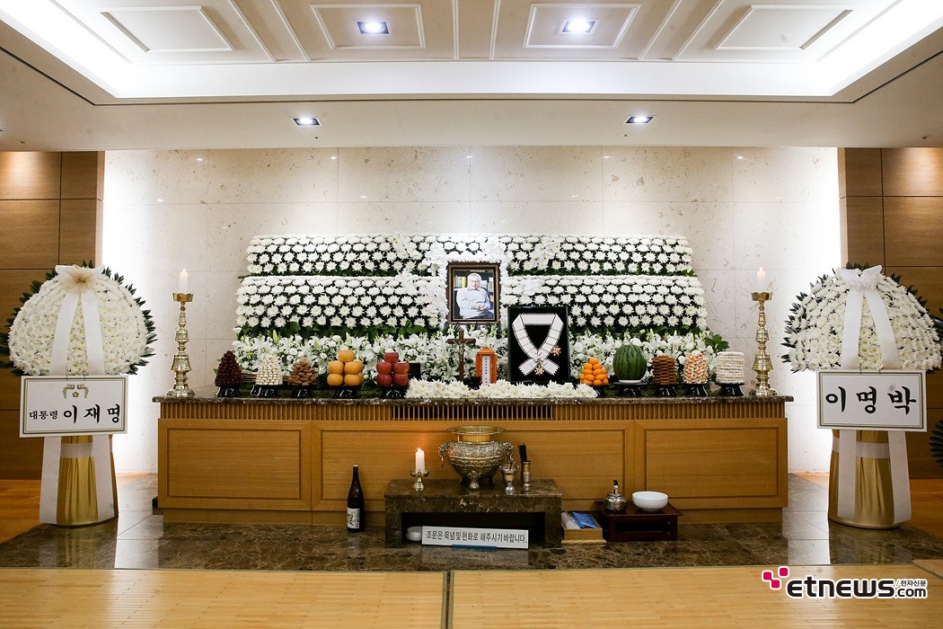 [ET포토] 故이순재, '향년 91세로 별세'
